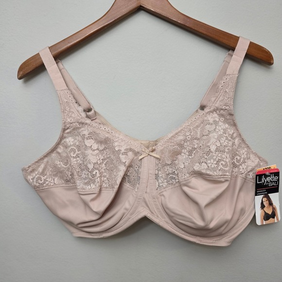 Lilyette by Bali Other - Lilyette by Bali Minimizer Underwire Bra 42DD Beige Lace New With Tags